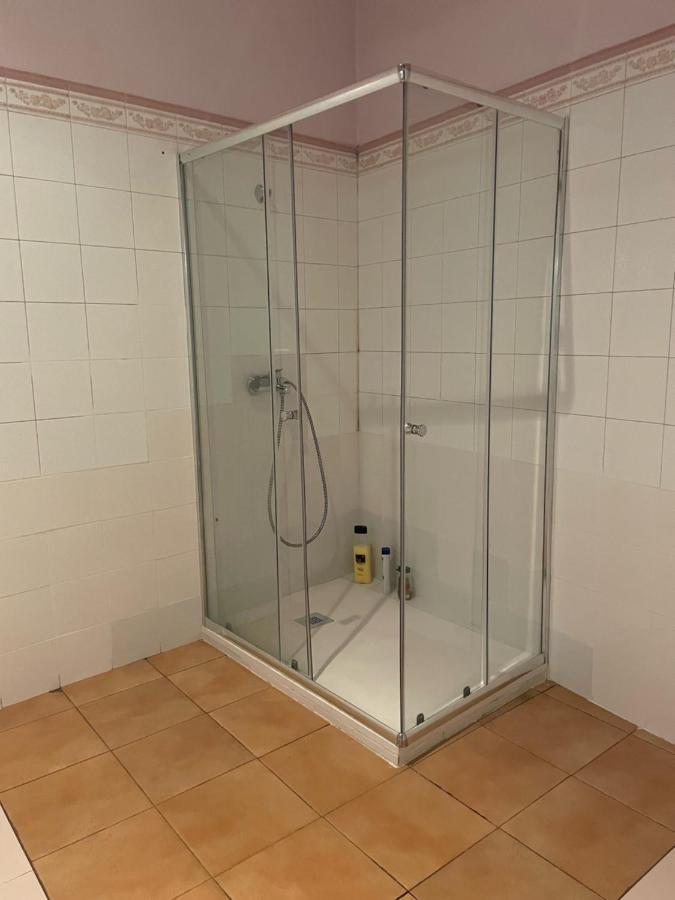 Leon Habitaciones Madrid Luaran gambar