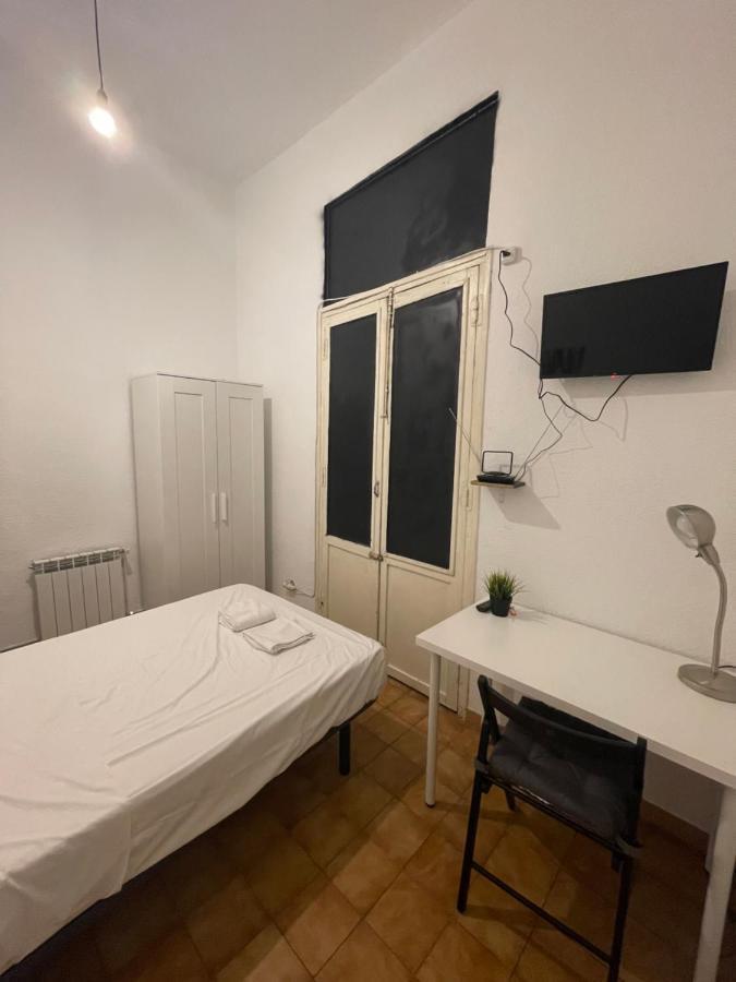 Leon Habitaciones Madrid Luaran gambar